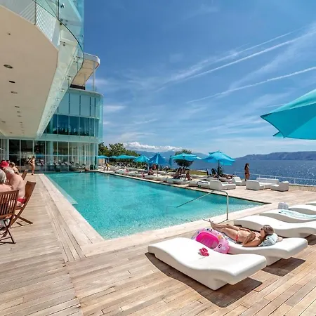 Apartment Nice In With Sauna, 2 Bedrooms And Swimming Pool *