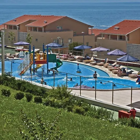 Nice In With Sauna, 2 Bedrooms And Swimming Pool Нови-Винодолски