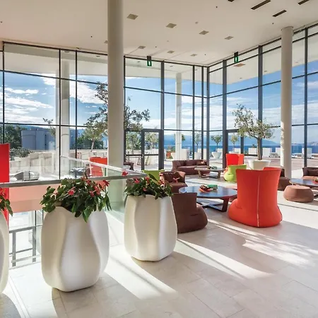 Апартаменты Nice In With Sauna, 2 Bedrooms And Swimming Pool Нови-Винодолски